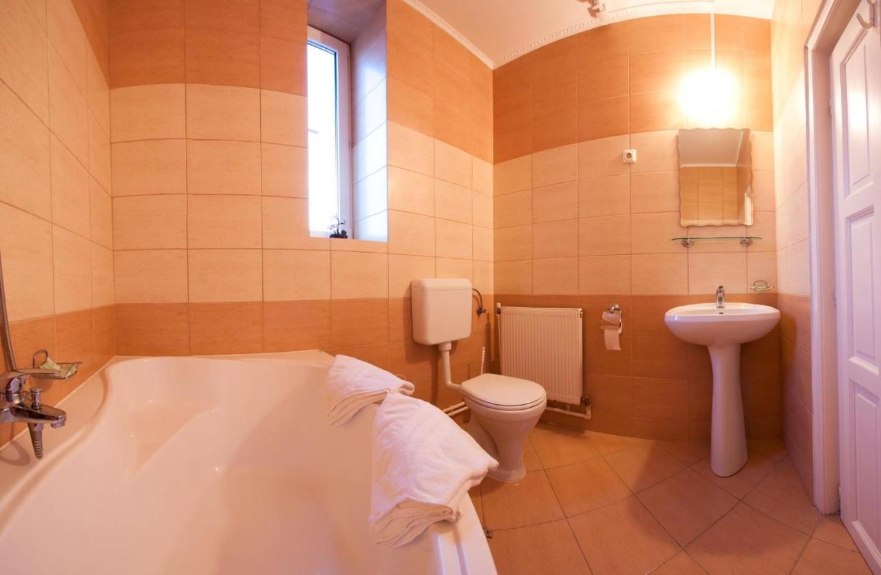 Filo Hotel Gheorgheni  Bagian luar foto