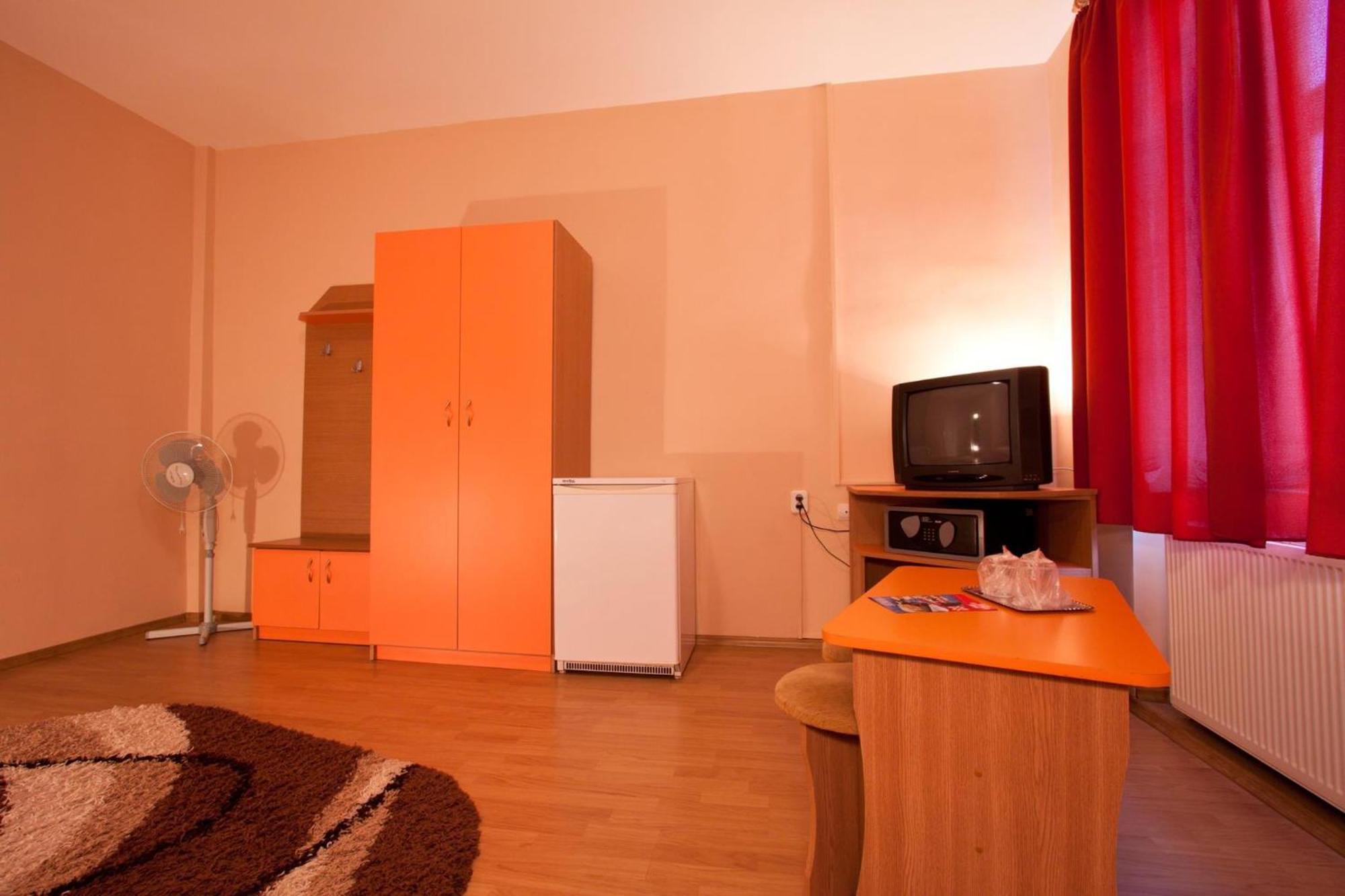 Filo Hotel Gheorgheni  Bagian luar foto