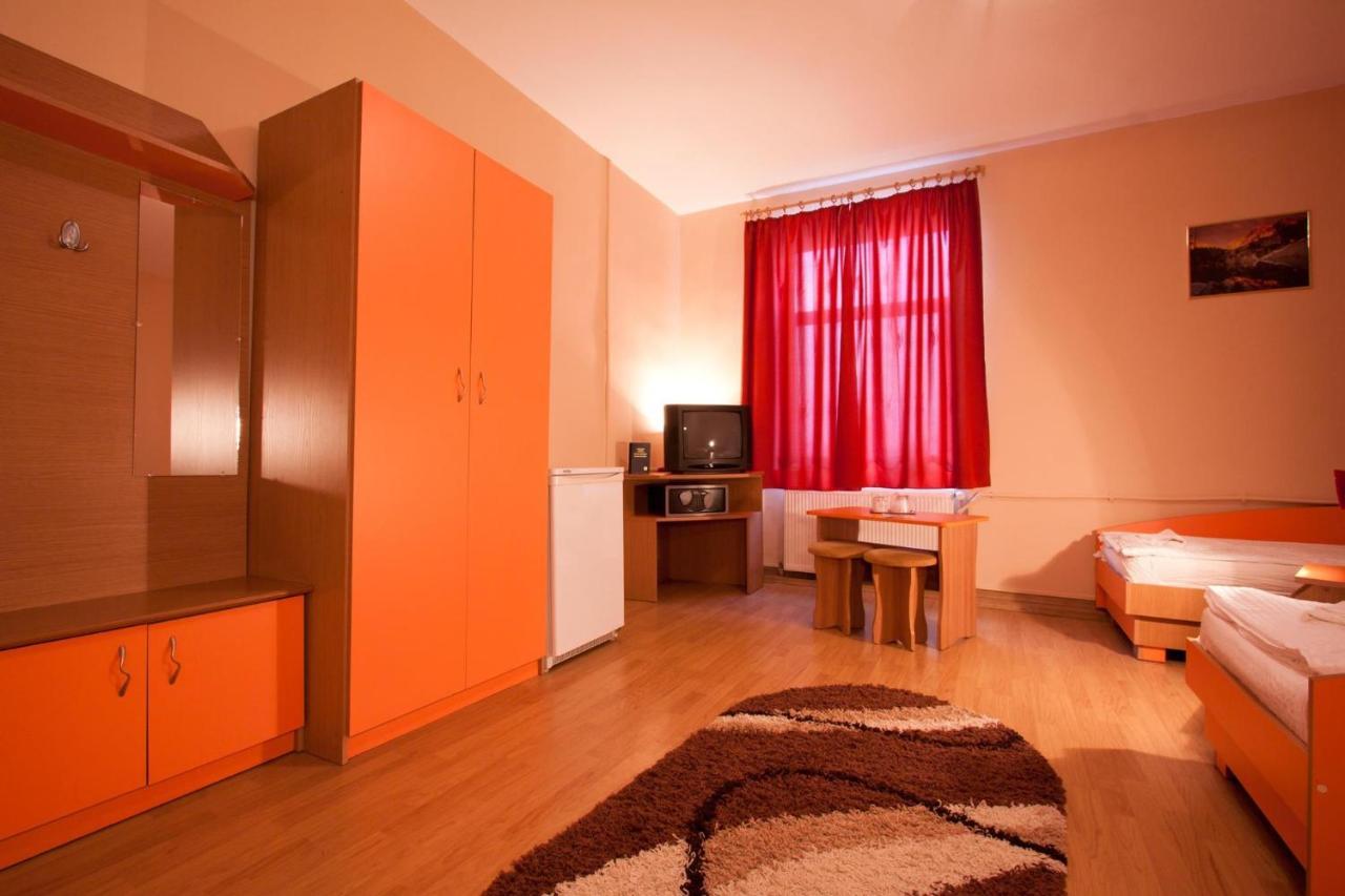 Filo Hotel Gheorgheni  Bagian luar foto