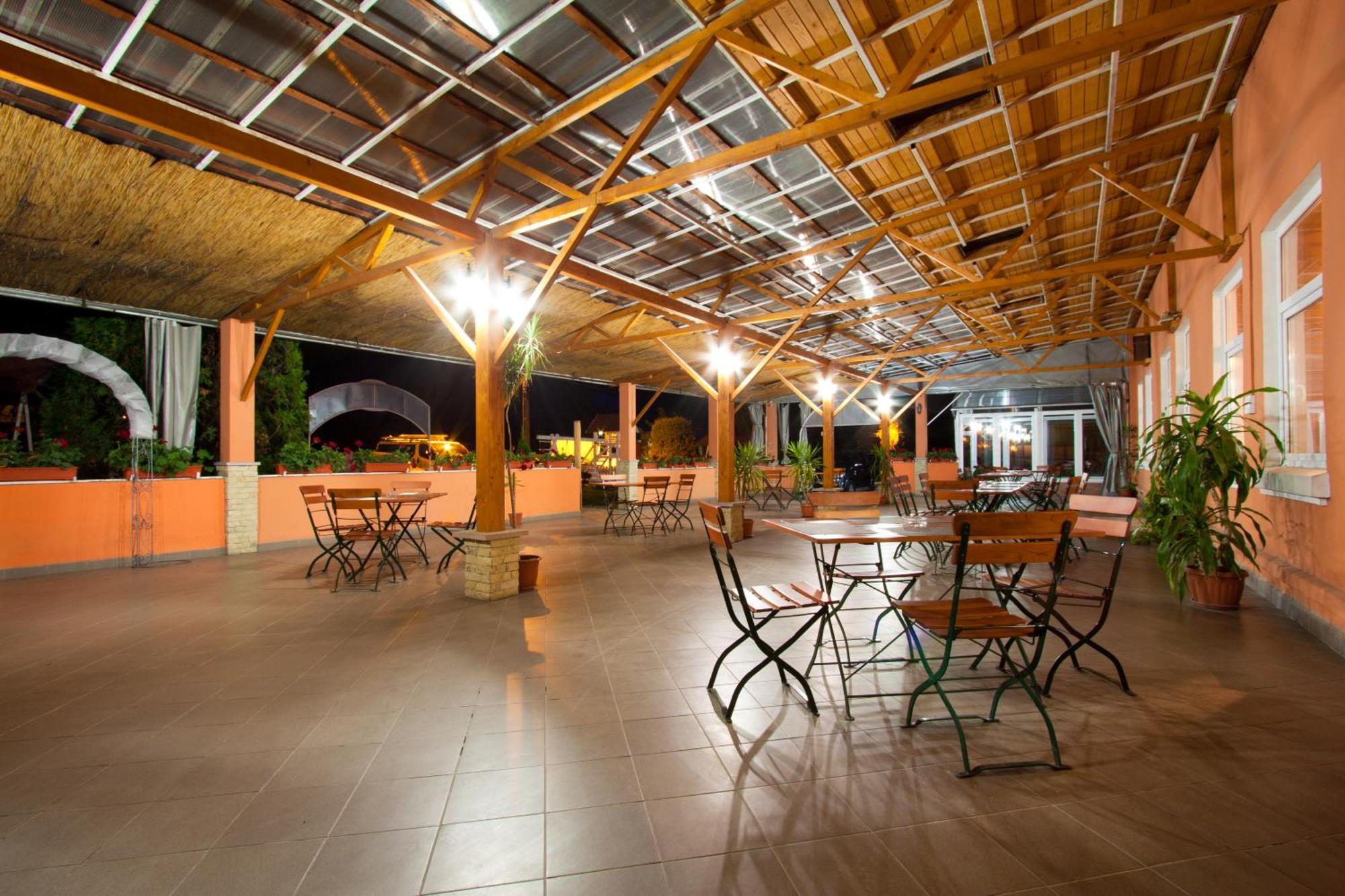 Filo Hotel Gheorgheni  Bagian luar foto