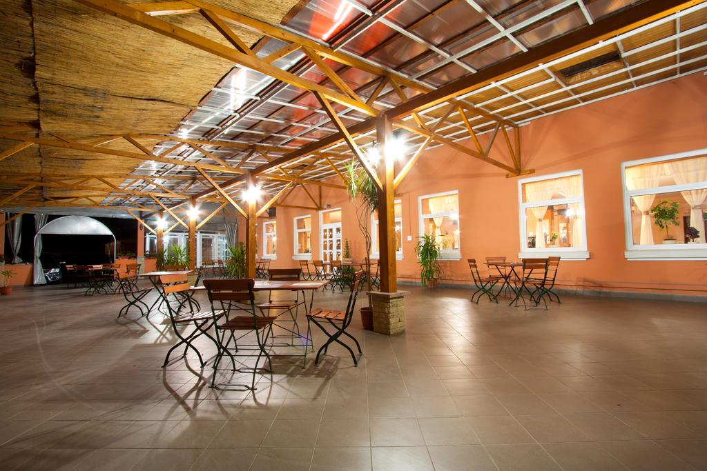 Filo Hotel Gheorgheni  Bagian luar foto